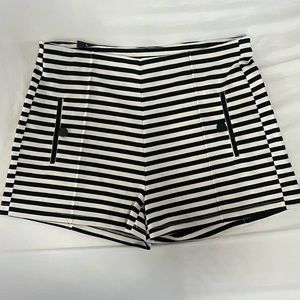 Women’s Ponte Shorts